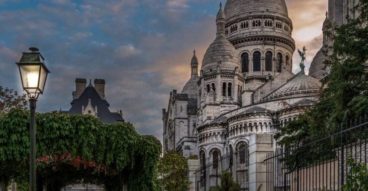 Paris: Montmartre Highlights Walking Tour With a Local Guide - Booking Information