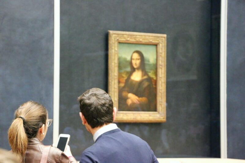 Paris: Montmartre, Latin Quarter, & Louvre Tour With Cruise - Exploring Montmartre: A Guided Adventure