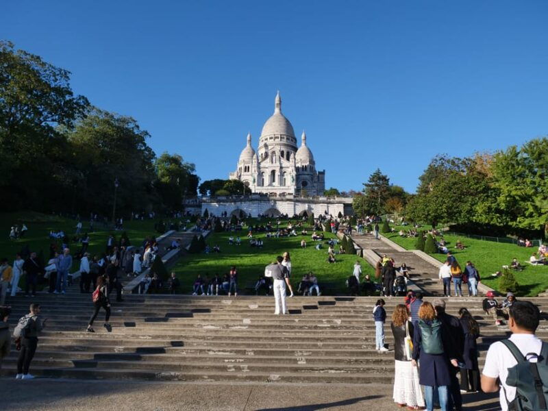 Paris: Montmartre Must-See Walking Tour With a Local Guide - Good To Know
