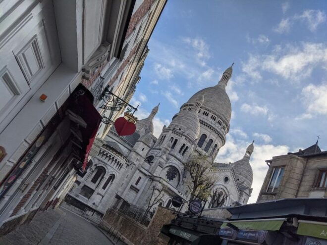 Paris: Montmartre & Sacré Coeur Tiny Group Tour - Includes