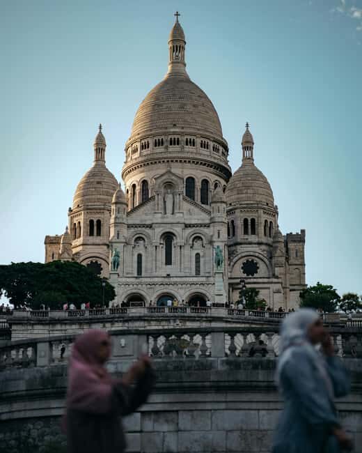 Paris: Montmartre & Sacré-Cur Highlights Walking Tour - An Overview of the Experience