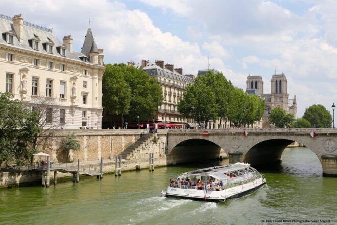 Paris: Montmartre Train Ride W/ Optional Seine River Cruise - Operating Hours
