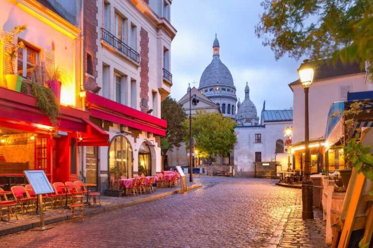 Paris: Montmartre Walking Tour With a Guide - Key Points