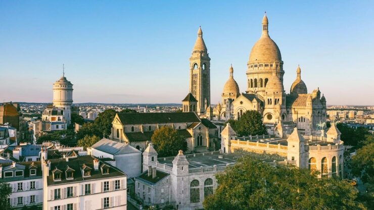 Paris: Montmartre Walking Tour With a Guide - Itinerary Highlights