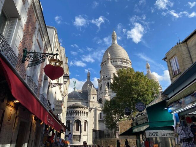 Paris: Montmartre Walking Tour With Local Resident - Full Description
