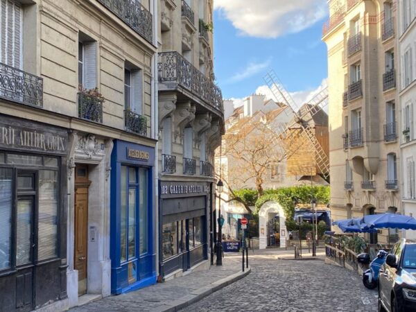 Paris: Montmartre Walking Tour With Local Resident - Privacy and Preferences