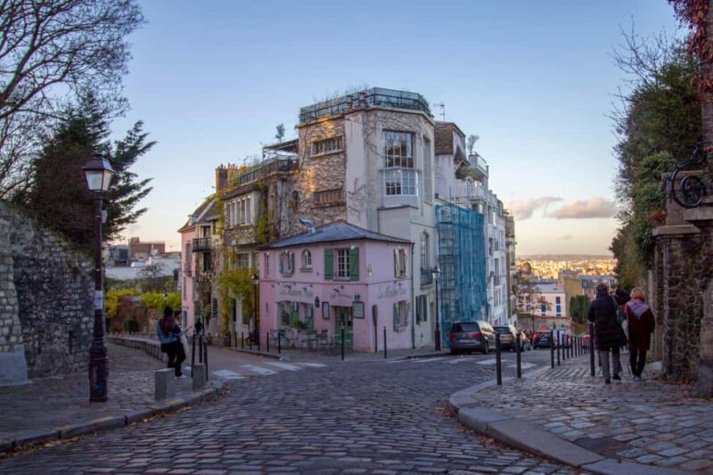 Paris: Montmartre Walking Tour with Parisian Drink Tasting - Good To Know