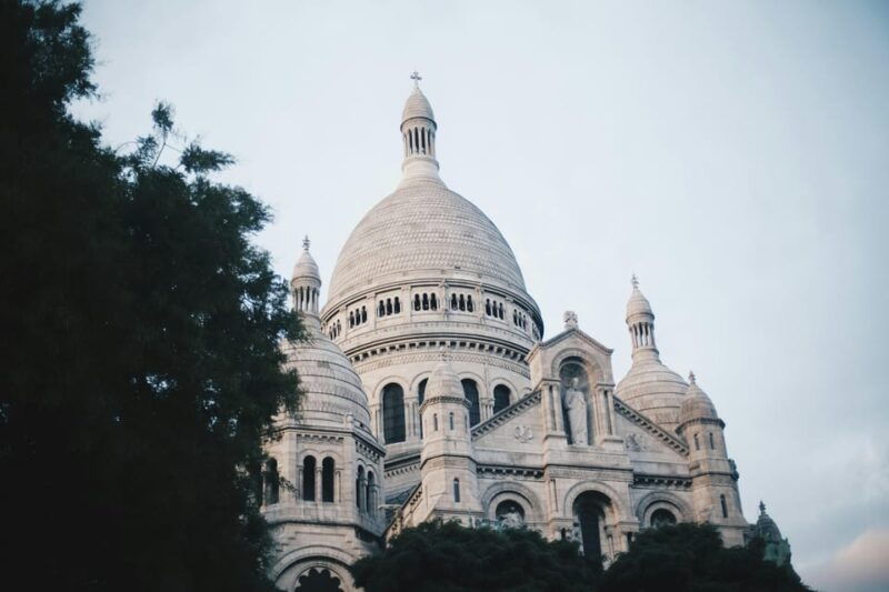 Paris: Montmartre Walking Tour With Sacré-CœUr Basilica - Good To Know