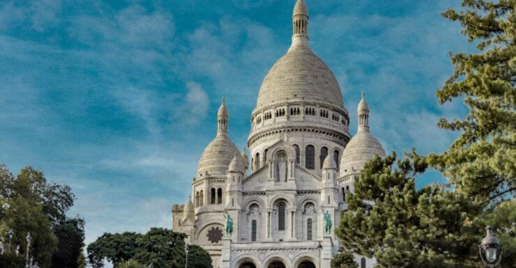 Paris: Montmartre Walking Tour With Sacré-CœUr Entry Option - Good To Know