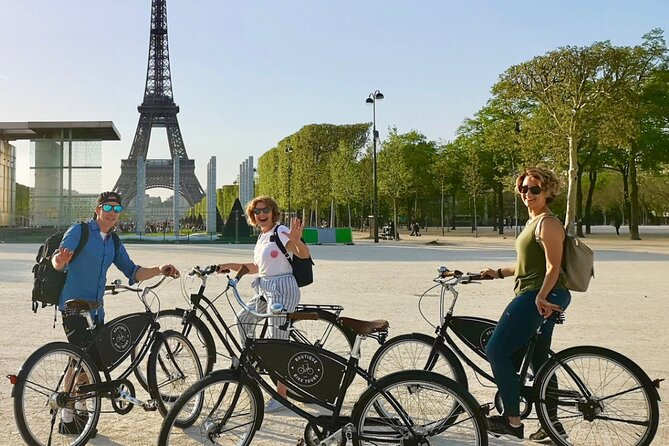 Paris Monuments Small Group Bike Tour - Group Size
