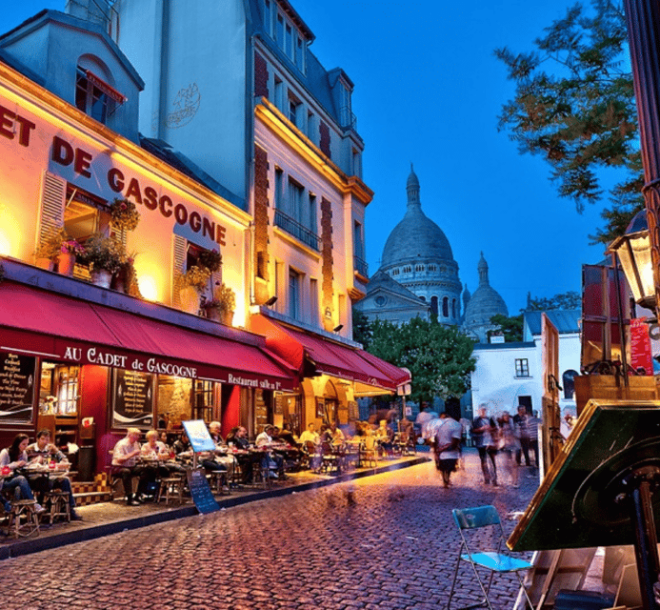 Paris: Moulin Rouge and Montmartre Walking Tour SEMI-PRIVATE - Tips for Enjoying Montmartre