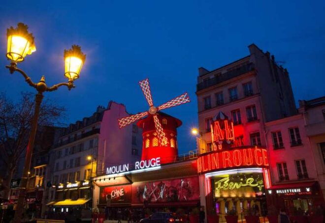 Paris: Moulin Rouge Show With Champagne and Drop-Off Service - Key Points
