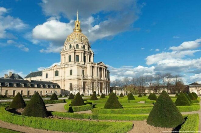 Paris: Musee De LArmee Ticket With Digital Audio Guide - Museum Opening Hours