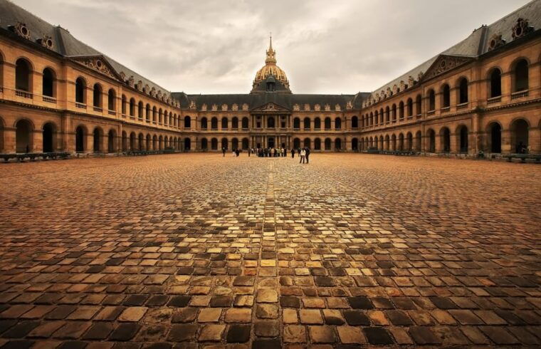 Paris: Napoleon Walking Tour With Les Invalides & Tomb Entry - Tour Features and Experiences