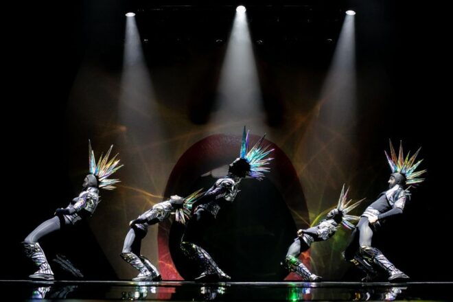 Paris: New Year's Eve Dinner and Cabaret Show - New Years Eve Dinner and Show