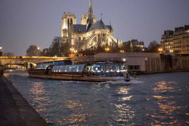 Paris: New Years Eve Gourmet Dinner Cruise - Directions