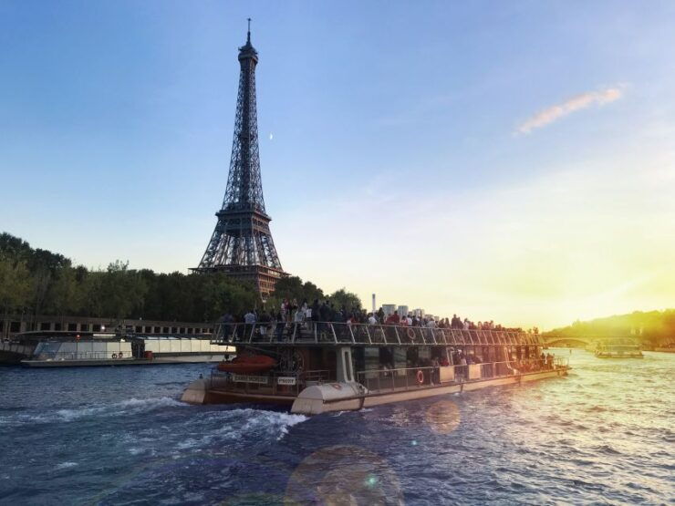 Paris: New Years Eve Sightseeing Cruise - Experience and Highlights