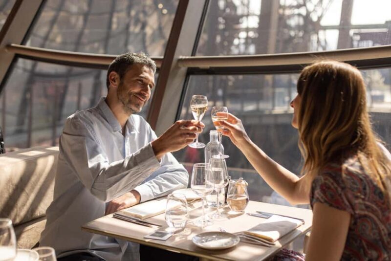 Paris: New Year's Lunch on the 1st floor of the Eiffel Tower - What Reviewers Say