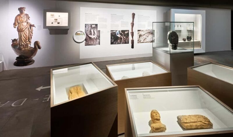 Paris: Notre Dame Audio Tour with Crypt Ticket - Who Should Consider This Tour?