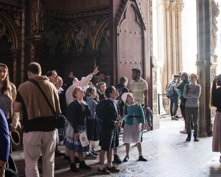 Paris: Notre Dame Exterior Guided Tour With Expert Guide - Guided Tour Experience