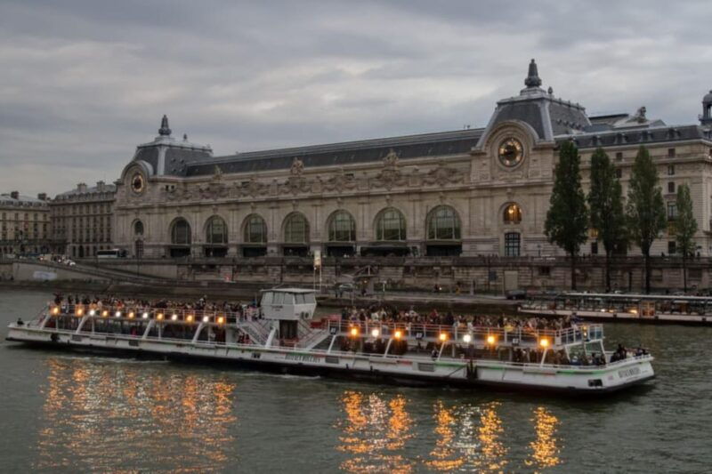 Paris: Notre Dame Exteriors and Ile De La Cité Walking Tour - Tour Details