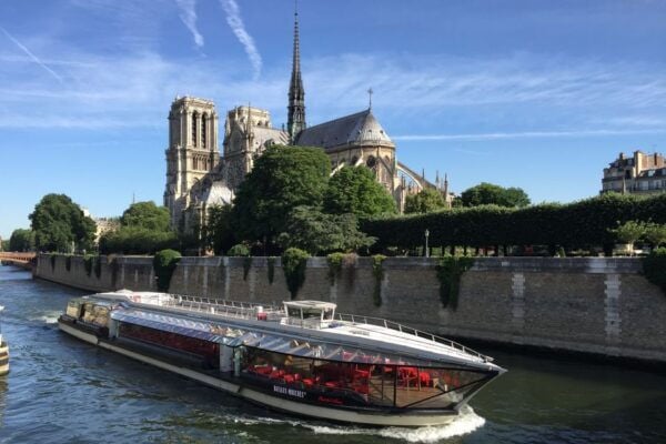 Paris : NYE Special Diner Cruise on the Seine River - Questions You May Have