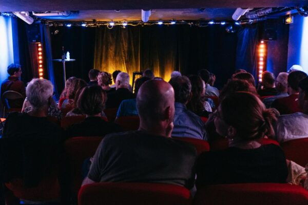 Paris: Oh My God She's Parisian! English Comedy Show - Common Questions