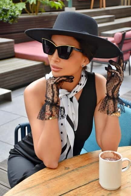 Paris: Old Money Photo Shoot with Outfits and Accessories - An Overview of the Paris Old Money Photo Shoot