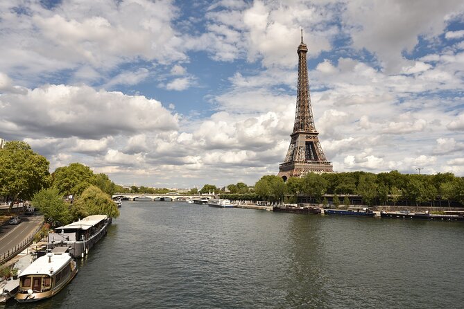 Paris One Hour Seine River Cruise With Recorded Commentary - Highlights of the Recorded Commentary