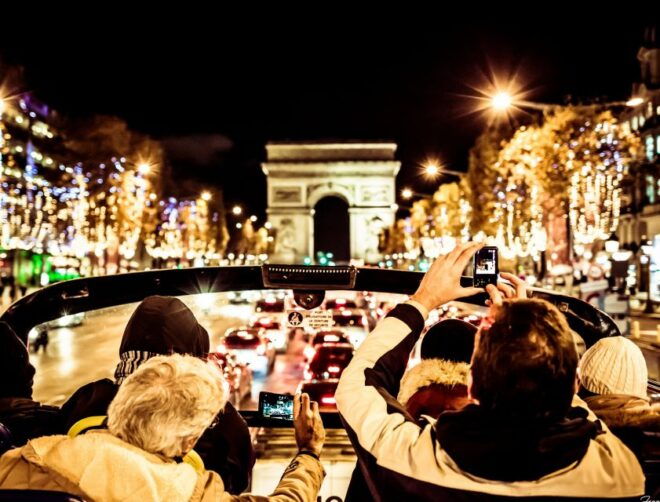 Paris: Open-Top Christmas Bus Tour - City Landmarks
