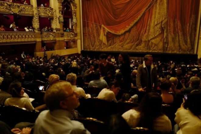 Paris: Opera Garnier and Seine River Cruise Tickets - Selecting Participants and Date