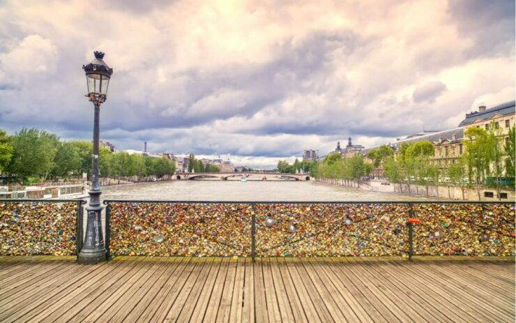 Paris Outdoor Escape Game: Emily, Secret Penpal - Booking Details