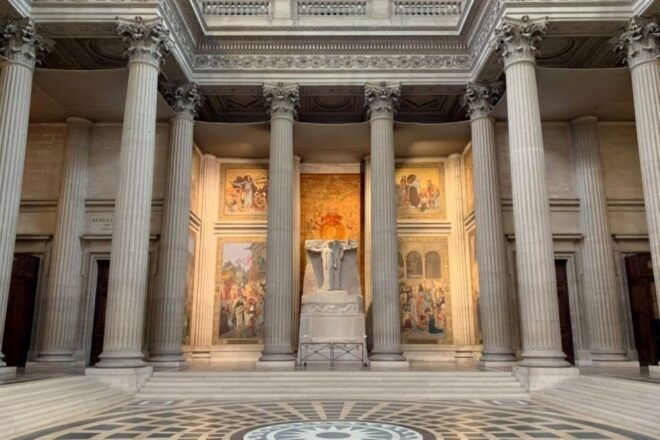 Paris: Pantheon Entry Ticket and Seine River Cruise - Art Collection and Architecture