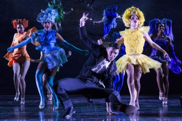 Paris: Paradis Latin Cabaret Show With Optional Champagne - Common Questions