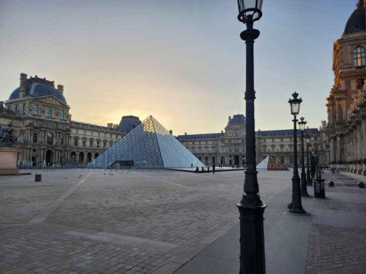 Paris: Paris Without People Guided Bike Tour at Sunrise - Experience Highlights