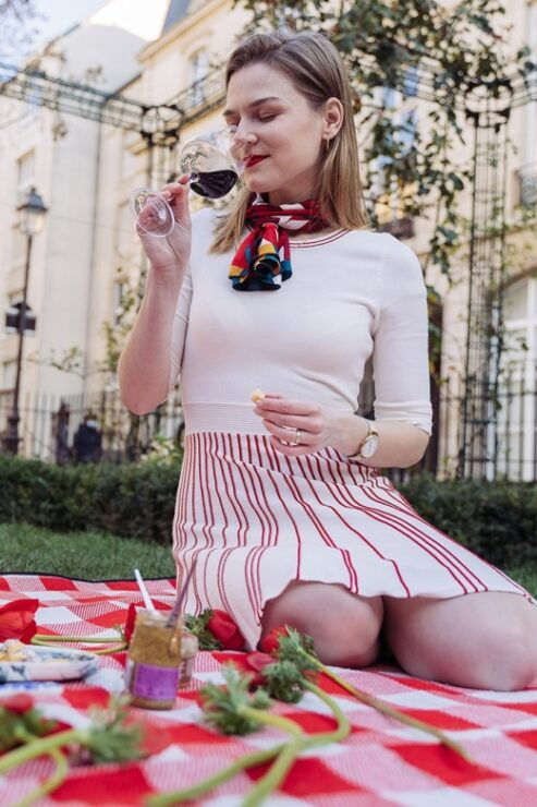 Paris: Parisian Picnic With Wine, Cheese and Local Insights - Experience Details