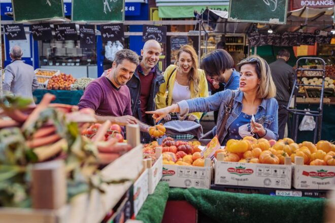 Paris: Parisian Picnic With Wine, Cheese and Local Insights - Meeting Point