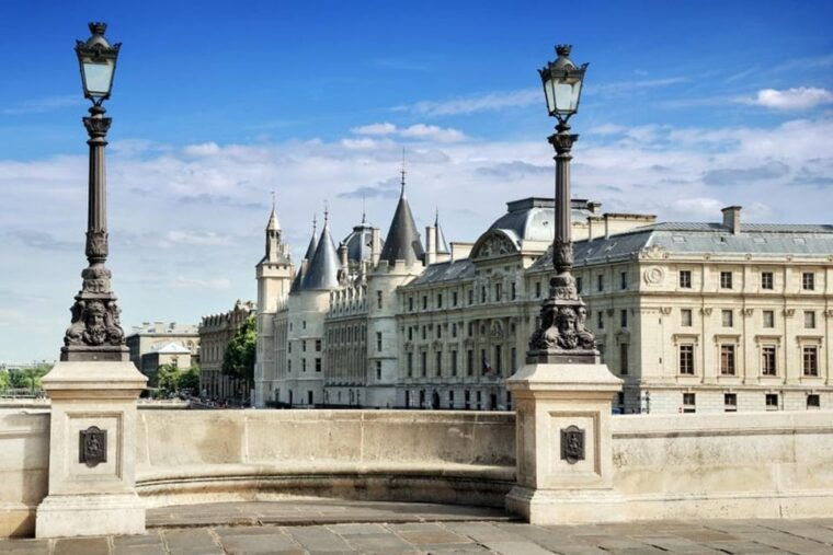 Paris Passlib City: Official Pass With 5 Top Attractions - Selection of Activities and Attractions