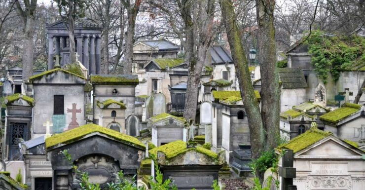 Paris: Pere Lachaise Cemetery Guided Tour - Experience Highlights on the Tour
