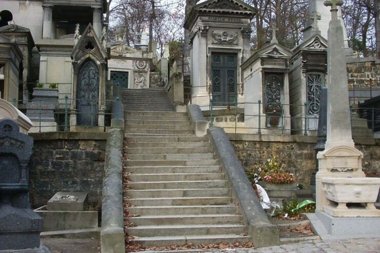 Paris: Père Lachaise Cemetery Walking Tour - Experience Highlights