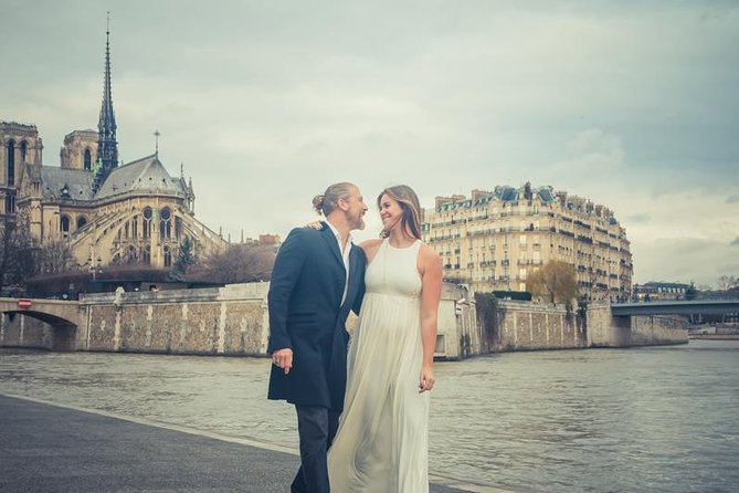 Paris Photo Shoot for Families and Couples (30 Minutes) - Traveler Photos