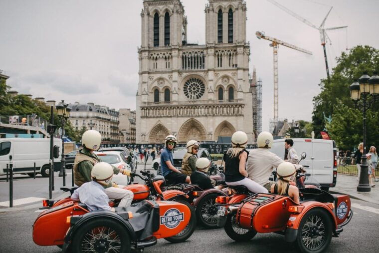 Paris Photo Shoot, Love and Family - Capturing Authentic Moments