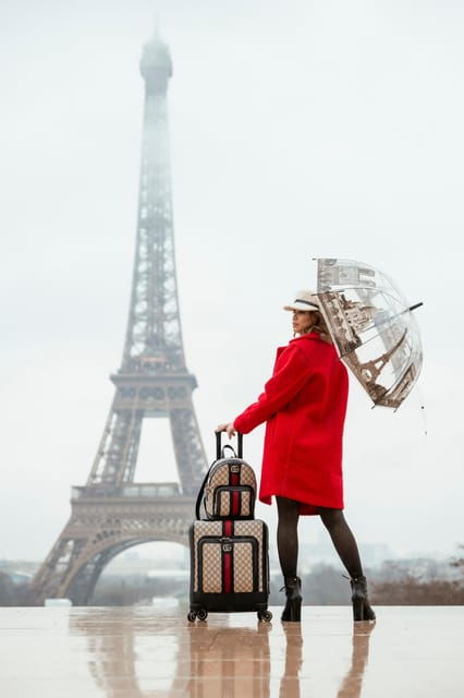 Paris Photographer 1h Near the Eiffel Tower or in Paris - Tailored Experiences for Special Occasions