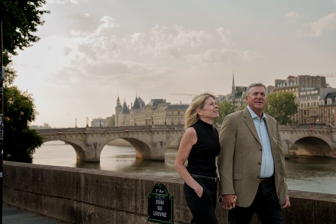 Paris Photographer / Videographer - Meeting and Pickup