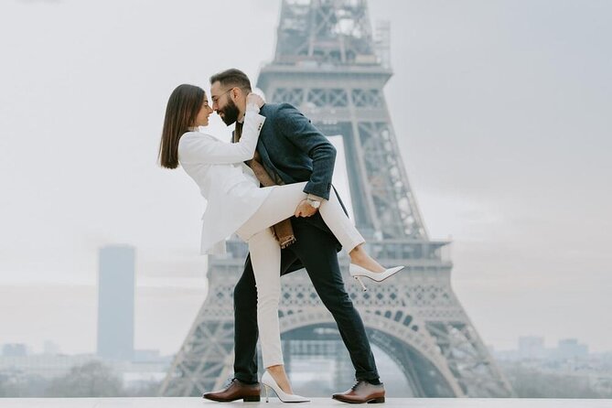Paris Photoshoot by Professional Photographer With BVA Transfers - Unique Product Code for Easy Booking