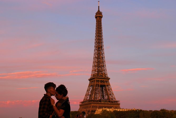 Paris Photoshoot Tour With Professional Photographer - Tour Details