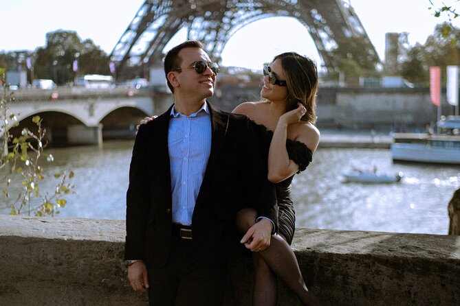 Paris: Photoshoot UNLIMITED Photos at Eiffel Tower - Meeting and Pickup Information