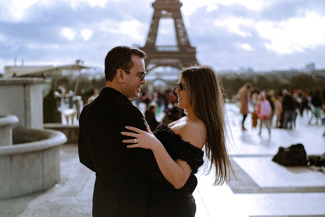 Paris: Photoshoot UNLIMITED Photos at Eiffel Tower - What to Expect