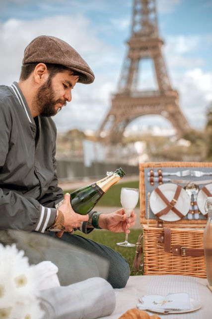 Paris: Picnic Experience in Front of the Eiffel Tower - Activity Details