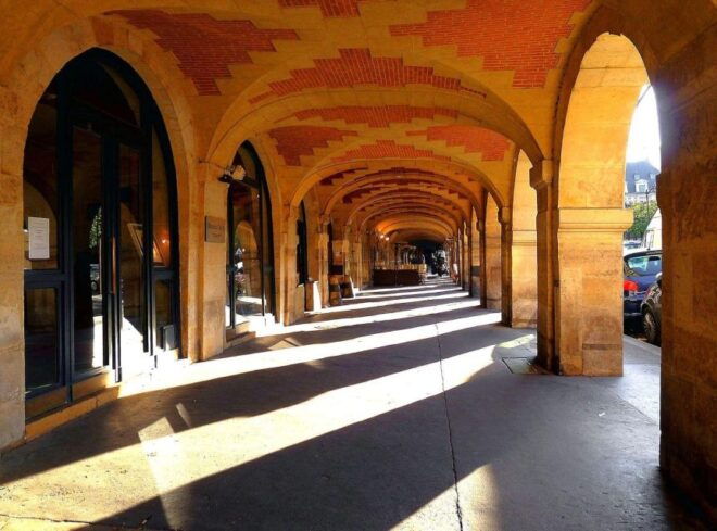 Paris: Place Des Vosges & Hugo Museum In-App Audio Tour (En) - Experience Highlights